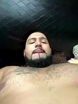 Snapshot of Carlosleon9797 chatting on November 4, 8:29 am Carlosleon9797 online show from November 4, 8:29 am
