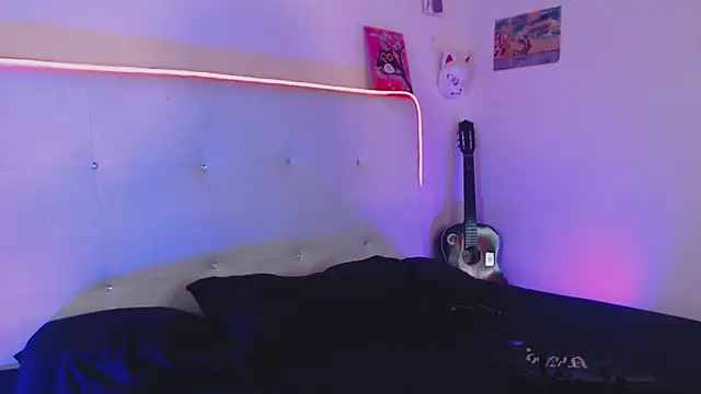 Snapshot of nicolet666lee chatting on November 15, 6:06 am nicolet666lee online show from November 15, 6:06 am