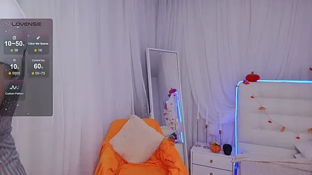 Miranda Kerry online show from October 26, 6:36 am