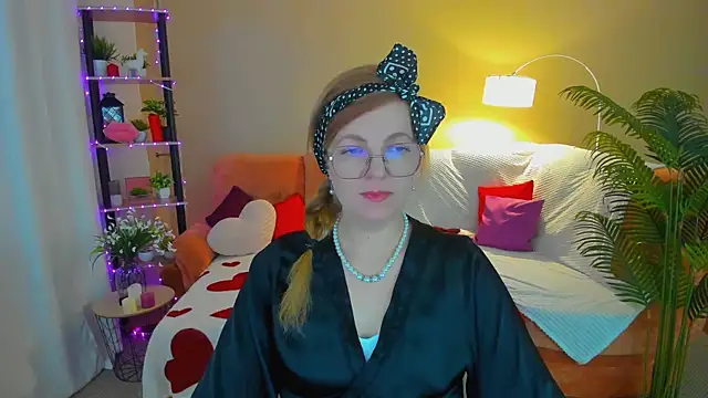 YourUniverser online show from March 19, 4:23 am