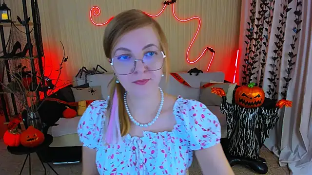 YourUniverser online show from October 25, 9:19 am