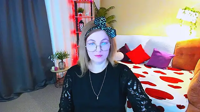 YourUniverser online show from April 19, 11:11 am