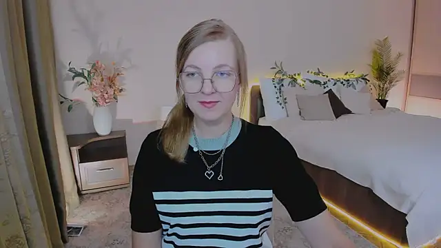 YourUniverser online show from September 14, 11:10 am