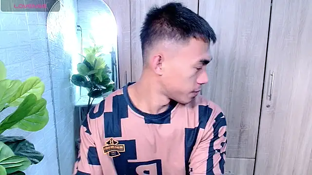 PinooyMilker online show from April 16, 10:45 pm