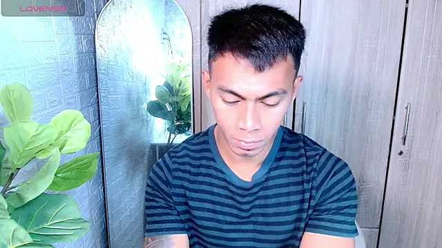 PinooyMilker online show from March 31, 9:50 pm