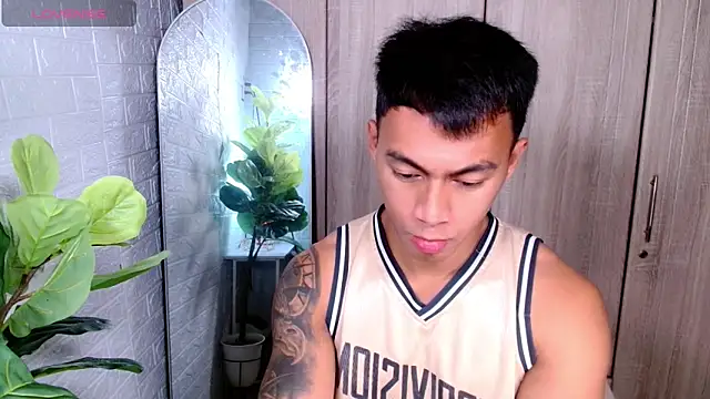 PinooyMilker online show from March 22, 3:24 pm