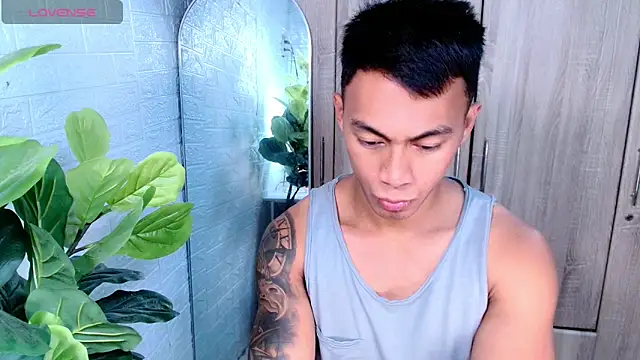 PinooyMilker online show from April 3, 11:44 pm