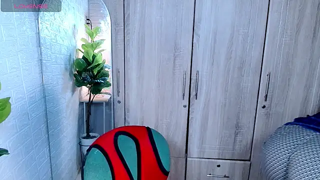 PinooyMilker online show from December 15, 1:06 pm