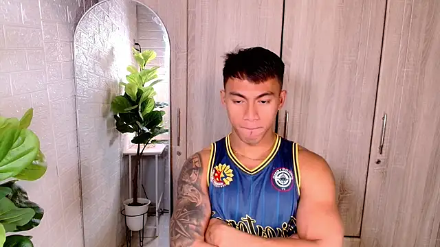 PinooyMilker online show from November 4, 2:37 am