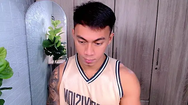 PinooyMilker online show from October 27, 2:01 am