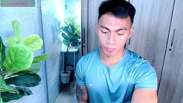 PinooyMilker online show from March 11, 2:11 pm