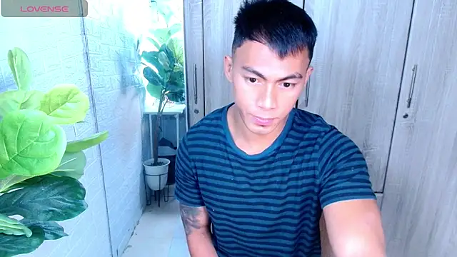 PinooyMilker online show from March 12, 2:10 pm