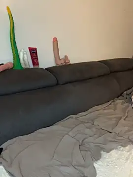 Snapshot of Lesamantssexy chatting on February 19, 8:17 pm Lesamantssexy online show from February 19, 8:17 pm