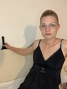 Snapshot of Lesamantssexy chatting on May 10, 2:30 pm Lesamantssexy online show from May 10, 2:30 pm