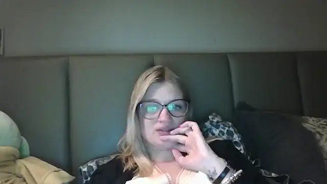 Lesamantssexy online show from April 4, 8:48 pm