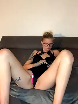 Snapshot of Lesamantssexy chatting on September 21, 6:24 pm Lesamantssexy online show from September 21, 6:24 pm