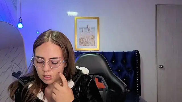 Luna Star v online show from November 8, 1:14 pm