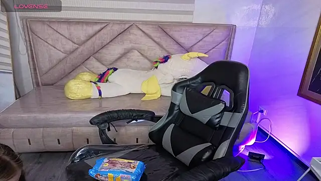 Luna Star v online show from November 6, 3:32 am