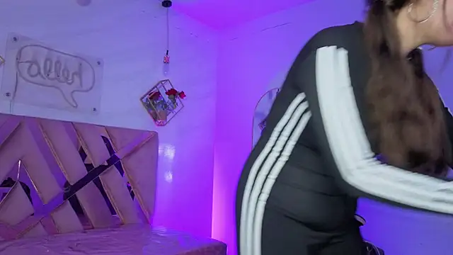 Luna Star v online show from November 19, 3:17 am