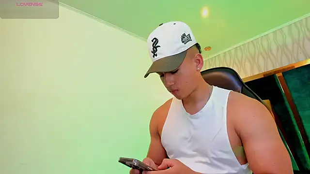 Snapshot of Draven_Marceaux chatting on September 10, 11:20 am Draven Marceaux online show from September 10, 11:20 am