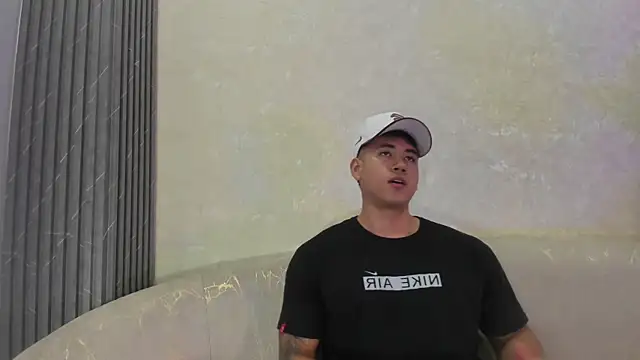 Snapshot of Draven_Marceaux chatting on July 2, 11:16 am Draven Marceaux online show from July 2, 11:16 am