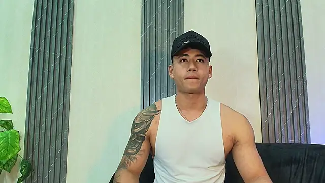 Snapshot of Draven_Marceaux chatting on July 13, 11:20 am Draven Marceaux online show from July 13, 11:20 am