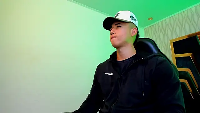 Snapshot of Draven_Marceaux chatting on September 17, 11:23 am Draven Marceaux online show from September 17, 11:23 am