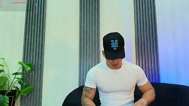 Snapshot of Draven_Marceaux chatting on July 8, 11:22 am Draven Marceaux online show from July 8, 11:22 am