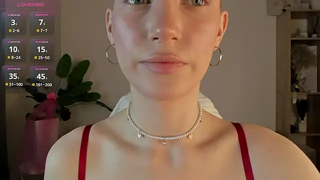 Ice Strawberry online show from March 13, 3:00 am