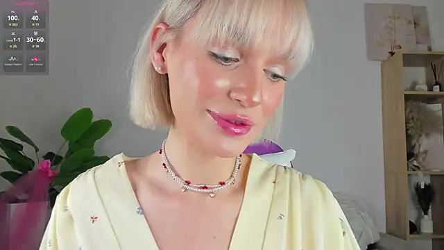 Ice Strawberry online show from March 27, 3:04 am