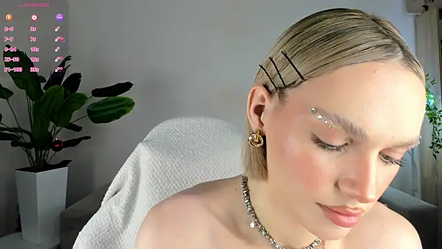 Ice Strawberry online show from January 17, 3:21 am