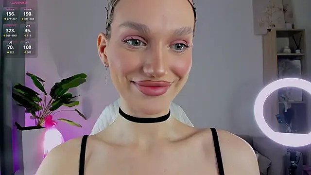 Ice Strawberry online show from April 8, 1:51 am