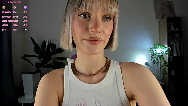 Ice Strawberry online show from January 8, 2:28 am