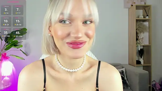 Ice Strawberry online show from April 2, 3:13 am