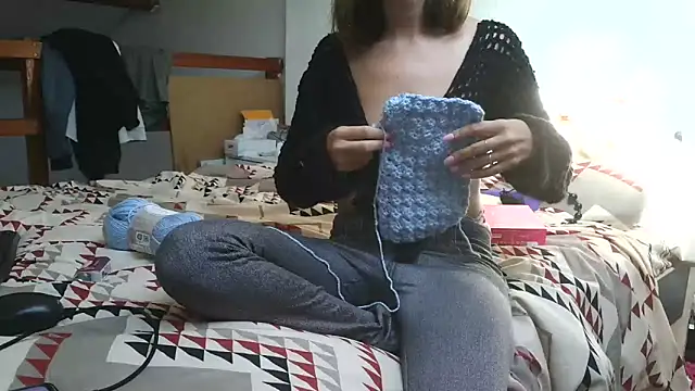 annaellex online show from October 7, 11:00 am