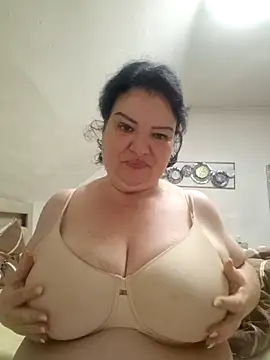 curvymilfxx990 online show from October 23, 8:07 pm