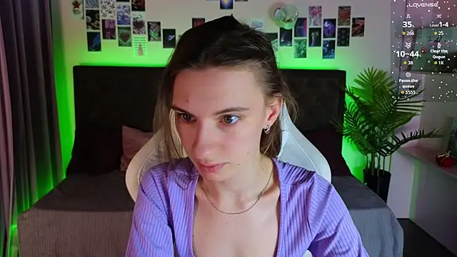 Snapshot of kaleriyaa_ chatting on November 21, 7:51 am kaleriyaa online show from November 21, 7:51 am