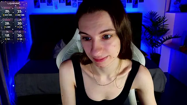 Snapshot of kaleriyaa_ chatting on November 16, 1:32 am kaleriyaa online show from November 16, 1:32 am