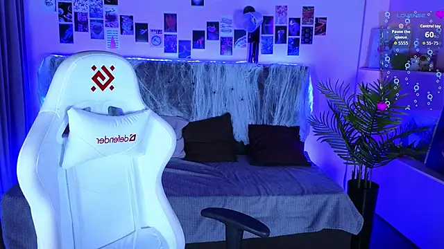 Snapshot of kaleriyaa_ chatting on October 27, 1:28 am kaleriyaa online show from October 27, 1:28 am