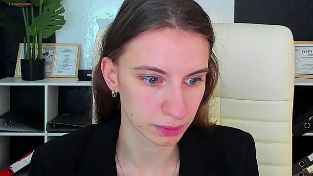 Snapshot of kaleriyaa_ chatting on September 29, 1:23 am kaleriyaa online show from September 29, 1:23 am