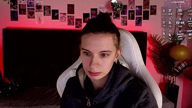 kaleriyaa  online show from January 10, 1:34 am