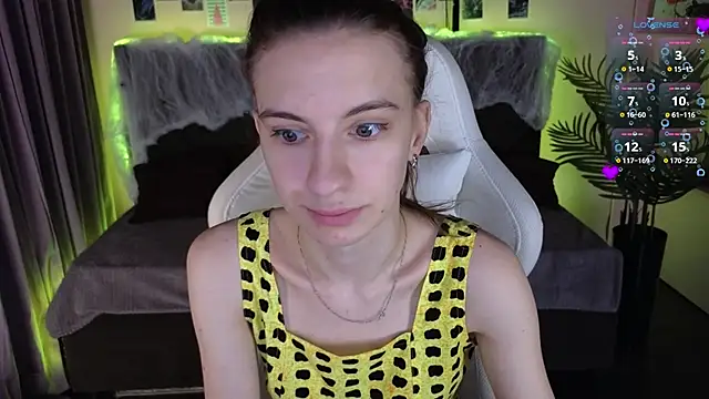 Snapshot of kaleriyaa_ chatting on October 30, 1:26 am kaleriyaa online show from October 30, 1:26 am