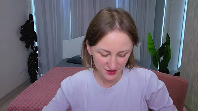 LuluChiiii online show from November 6, 11:03 am