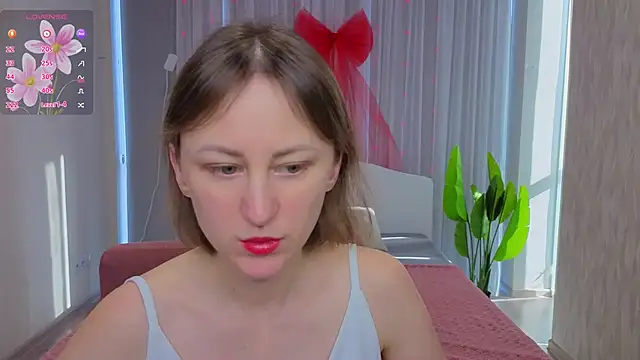 LuluChiiii online show from February 10, 10:14 am