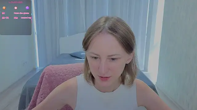 LuluChiiii online show from September 11, 9:53 am