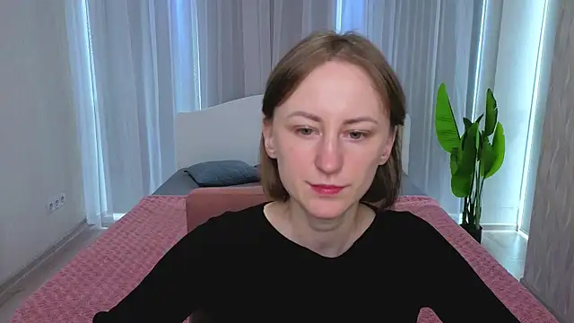 LuluChiiii online show from October 6, 9:43 am