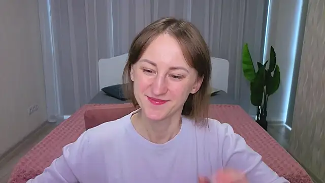 LuluChiiii online show from October 8, 10:17 am