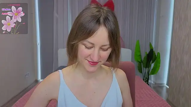 LuluChiiii online show from February 26, 11:21 am