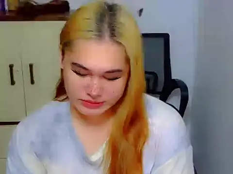 Snapshot of Annierose_ts chatting on February 2, 2:38 pm Annierose ts online show from February 2, 2:38 pm