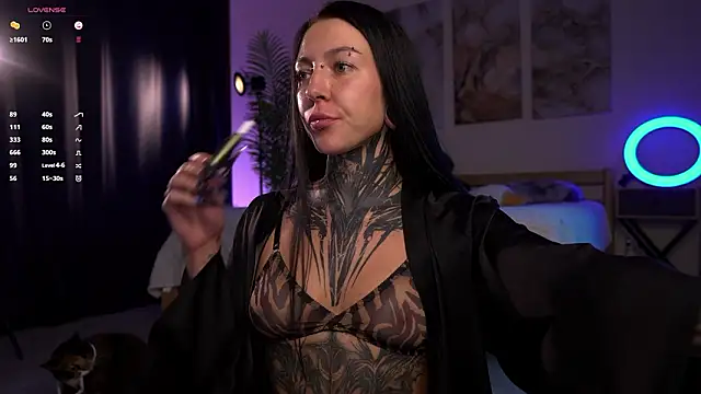 Alise Eve  online show from February 12, 6:29 pm